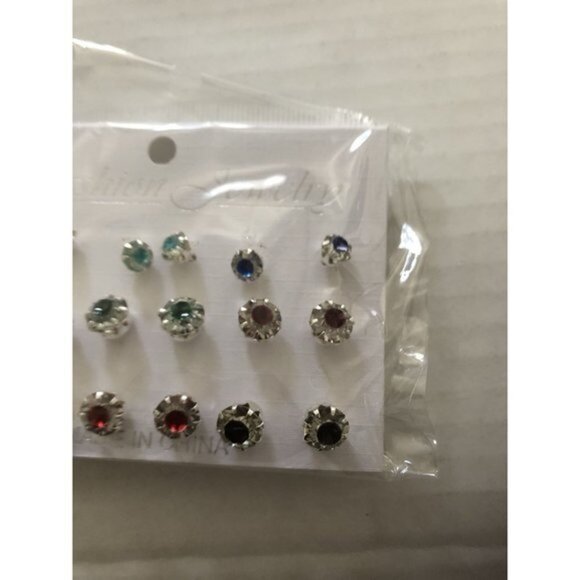 Fashion Jewelry Earring Lot 1 set of 9  pairs - Picture 5 of 5